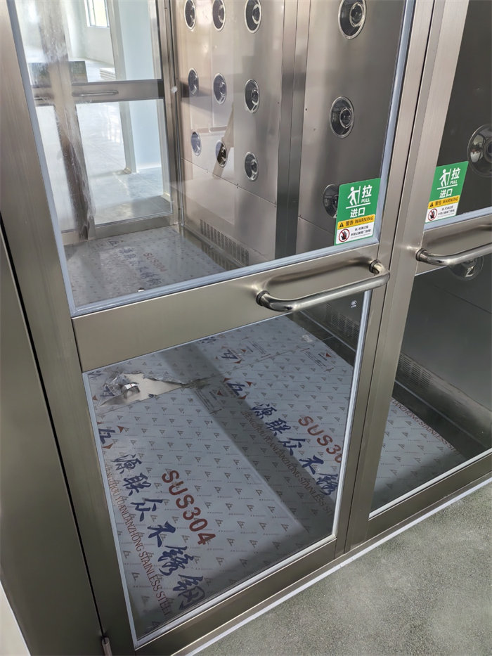 常州阿木奇声学科技有限公司风淋室安装现场